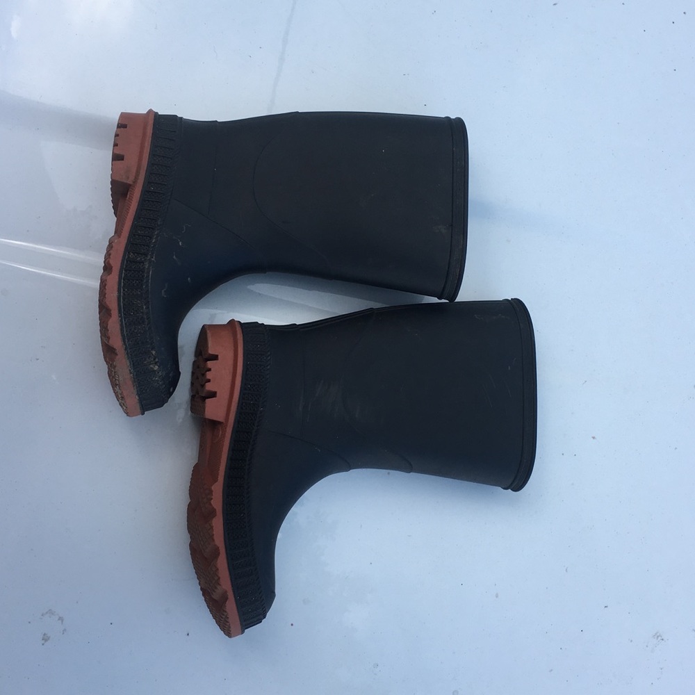 Boys Lot! 2 pairs of boots & 2 pairs of shoes!